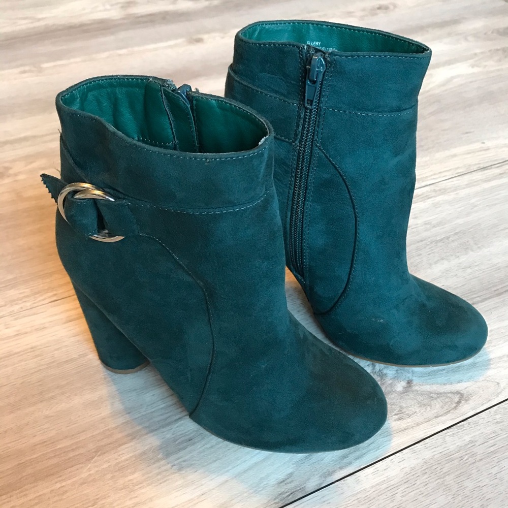 Green ankle high boots